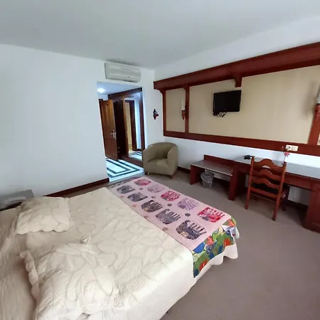 Hotel Goezen *